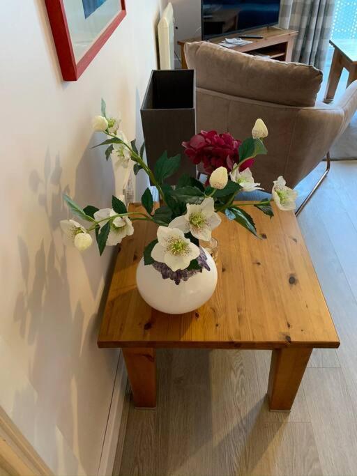 Centrally Located Light Warm & Welcoming Bristol