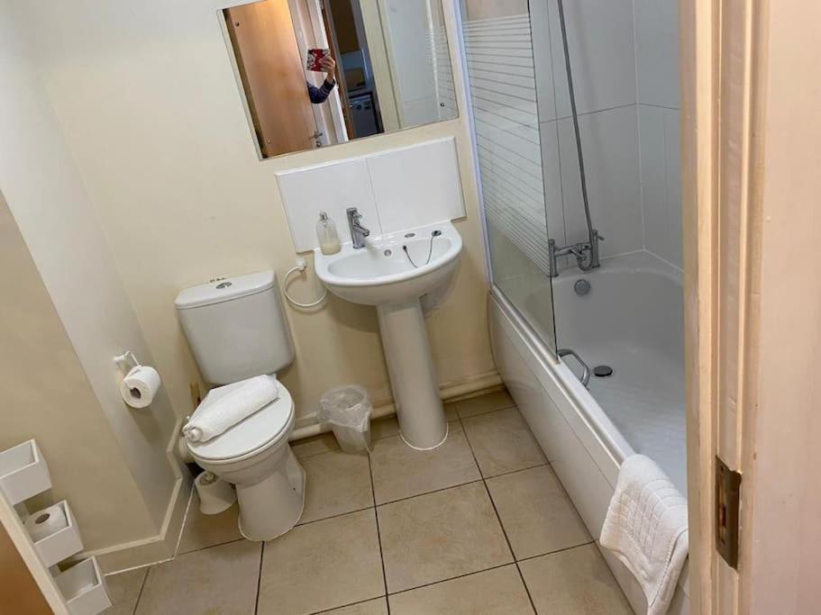 Centrally Located Light Warm & Welcoming Apartament